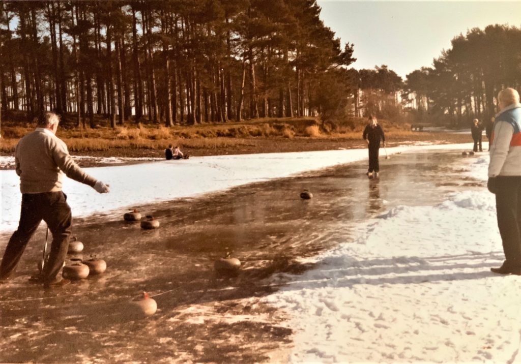 Curling on Lanark Loch